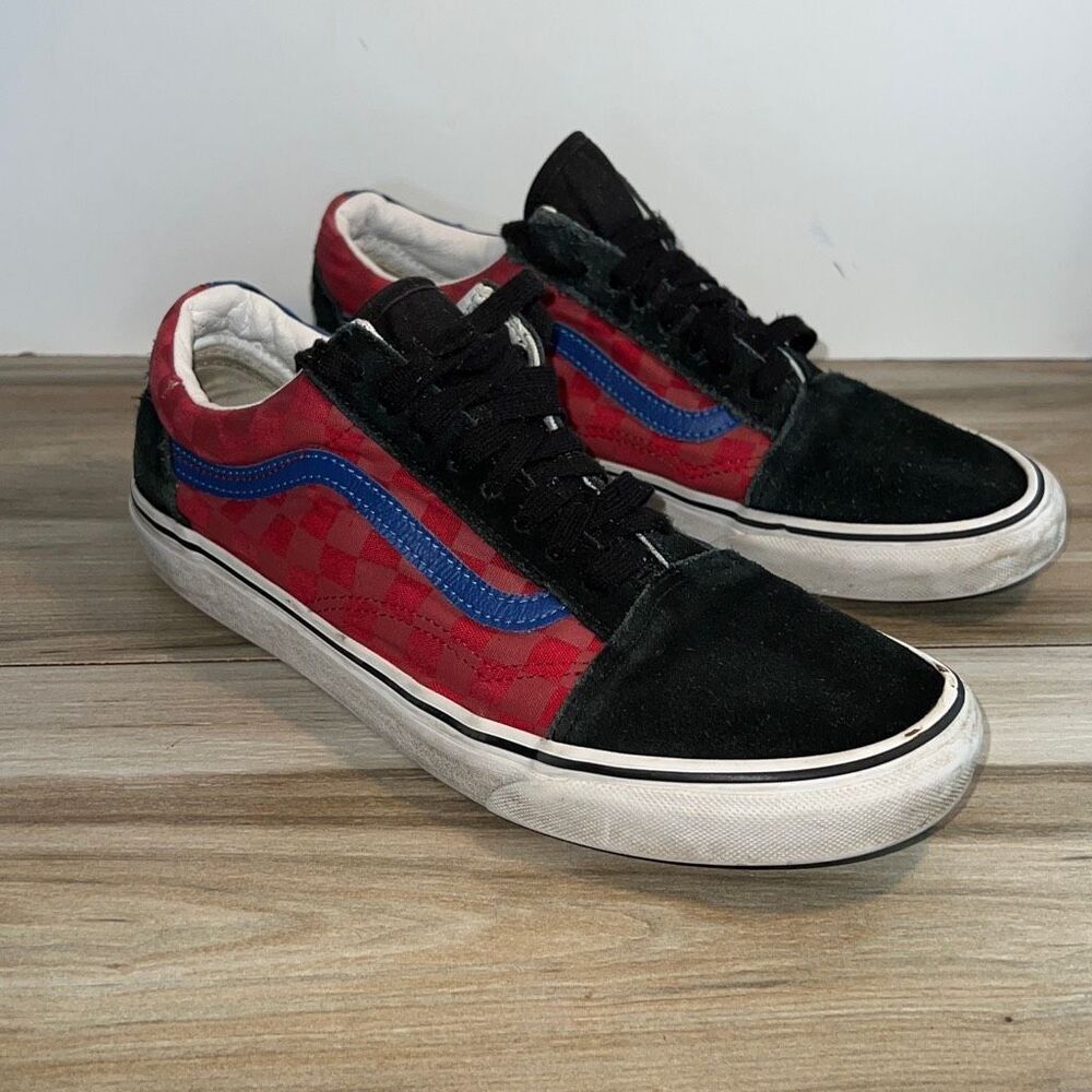 Vans Men's Black and Red Sneakers